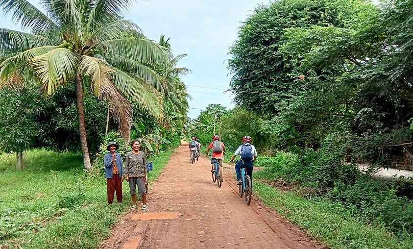 Phnom Penh Cycling To Sihanouk Ville Beach 4 Days